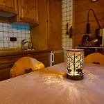 Almbruennerl Almhuette Auf Der Raffner Alm *