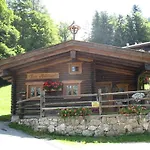Almbruennerl Almhuette Auf Der Raffner Alm רוהפולדינג