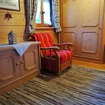 Almbruennerl Almhuette Auf Der Raffner Alm *