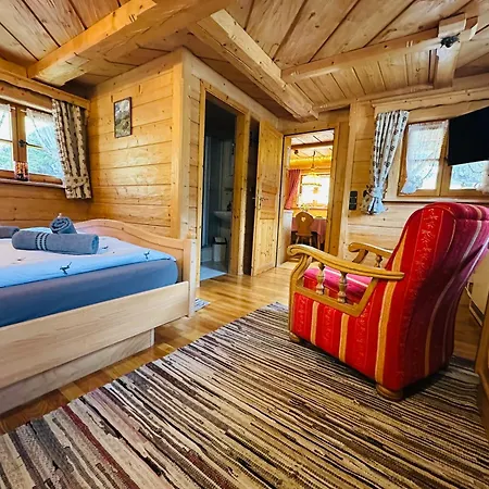Almbrünnerl Almhütte Auf Der Raffner Alm