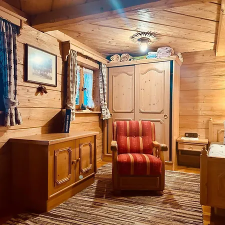 Almbruennerl Almhuette Auf Der Raffner Alm Holiday home *
