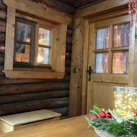 Almbruennerl Almhuette Auf Der Raffner Alm