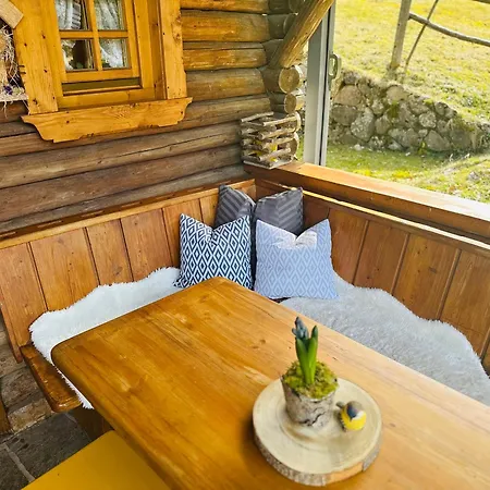 Almbruennerl Almhuette Auf Der Raffner Alm *