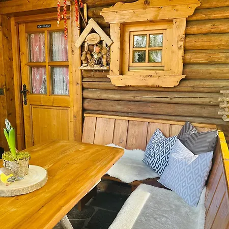 Almbruennerl Almhuette Auf Der Raffner Alm Ruhpolding