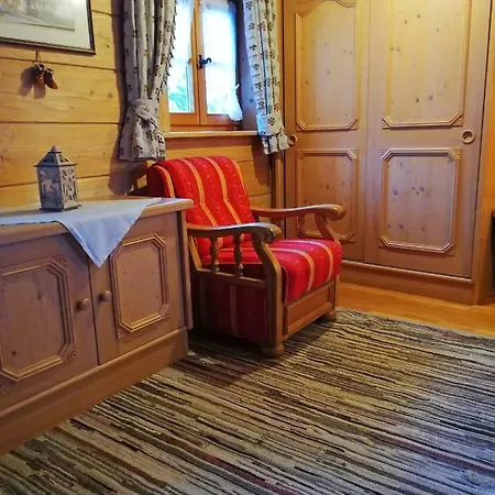 Almbruennerl Almhuette Auf Der Raffner Alm *