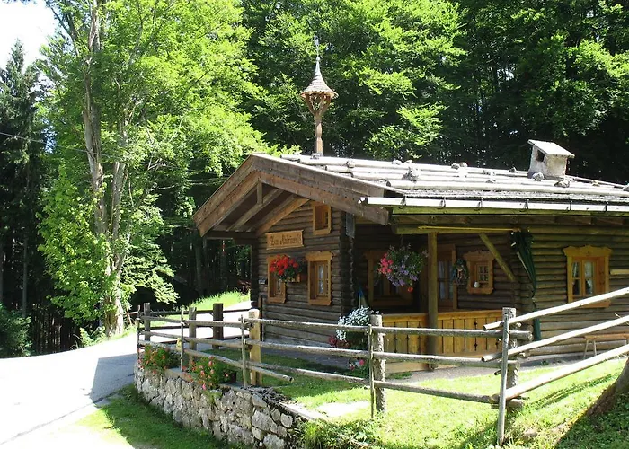 Feriehus Almbruennerl Almhuette Auf Der Raffner Alm *